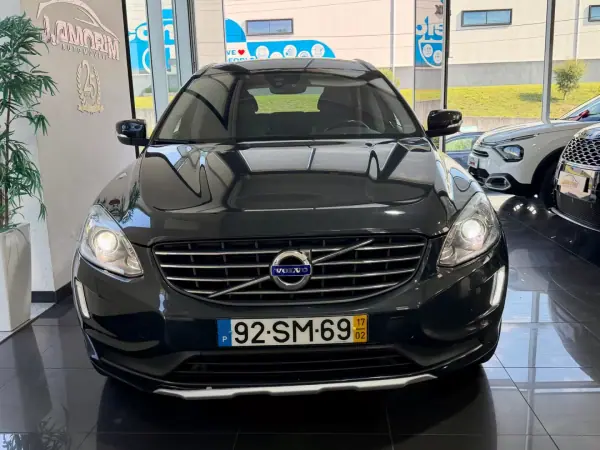 Volvo XC 60 2017 - 21499 EUR, 132121 km - AUTO.MOTO.pt - 132121km - foto 4 de 28