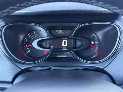 Renault Captur 2018 - 13950 EUR, 119000 km - AUTO.MOTO.pt - 119000km - foto 17 de 42