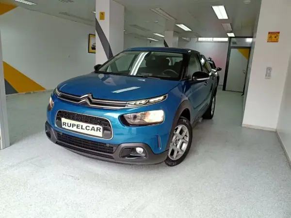 Citroën C4 Cactus 2018 - 13250 EUR, 122980 km - AUTO.MOTO.pt - 122980km - foto 2 de 21
