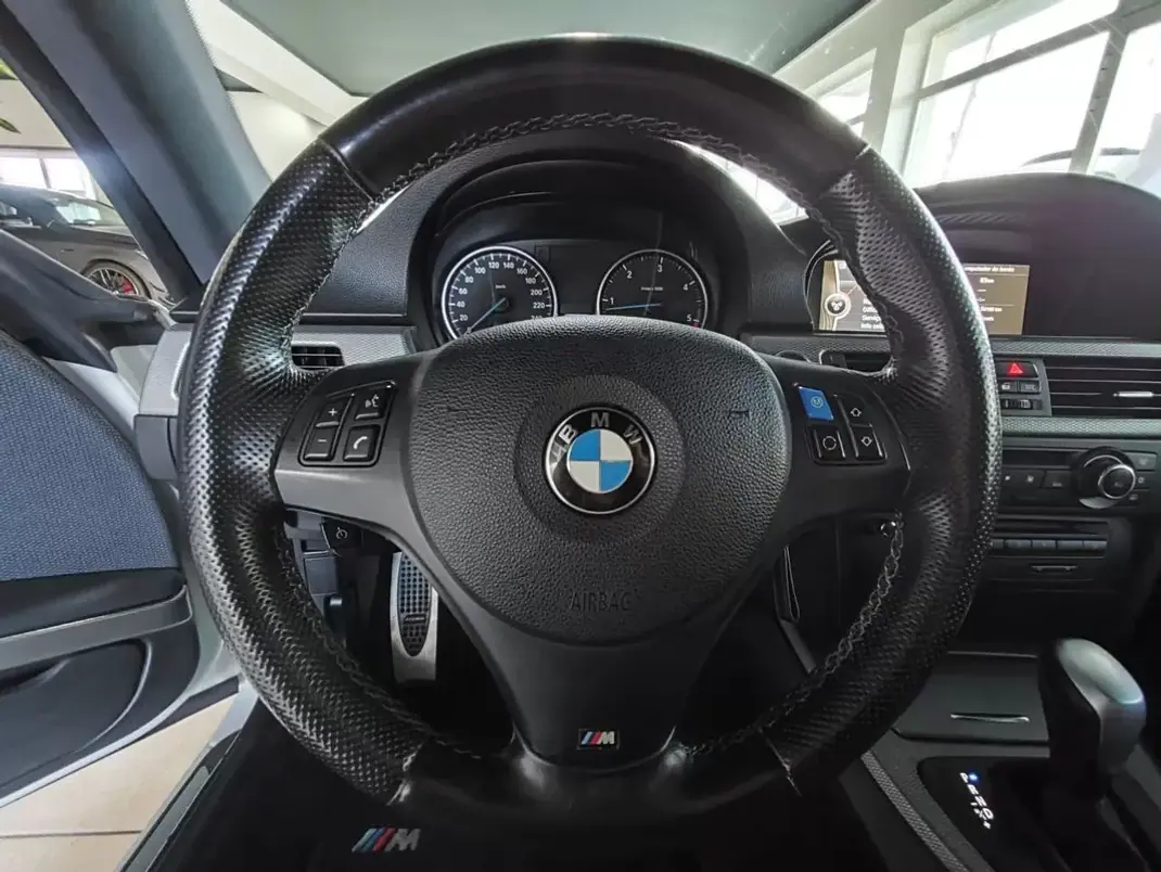 BMW 320 2012 - 18650 EUR, 179300 km - AUTO.MOTO.pt - 179300km - foto 25 de 35