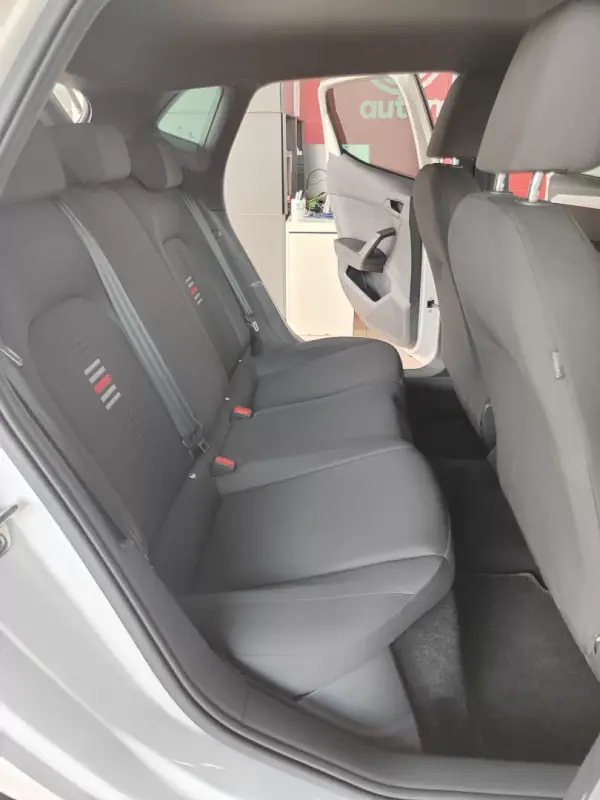 SEAT Ibiza 2020 - 15350 EUR, 34000 km - AUTO.MOTO.pt - 34000km - foto 17 de 38
