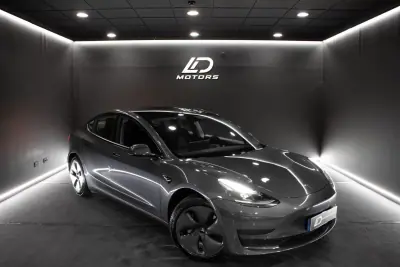 Tesla Model 3 2021 — foto 2 de 13
