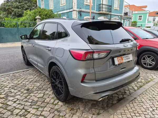 Ford Kuga 2023 - 21000 EUR, 56502 km - AUTO.MOTO.pt - 56502km - foto 4 de 34