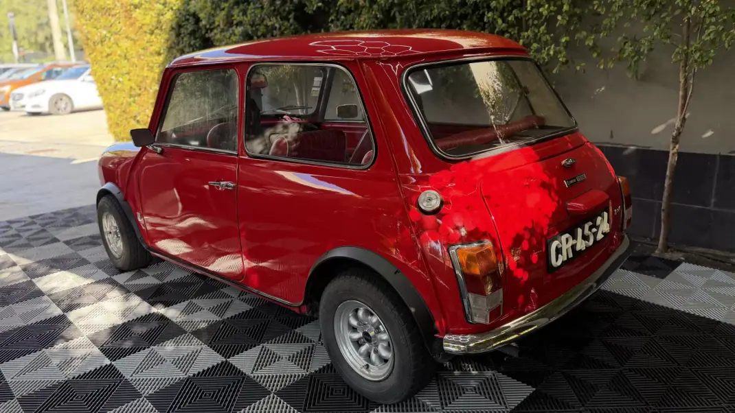 MINI 1000 1974 - 15000 EUR, 23900 km - AUTO.MOTO.pt - 23900km - foto 6 de 20