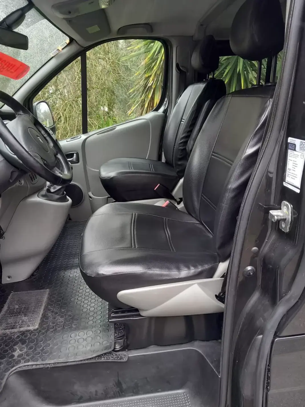 Renault Trafic 2014 - 14000 EUR, 329000 km - AUTO.MOTO.pt - 329000km - foto 14 de 25