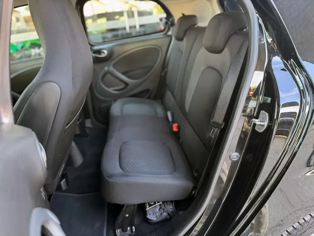 Smart ForFour 2020 - 12990 EUR, 37813 km - AUTO.MOTO.pt - 37813km - foto 14 de 17