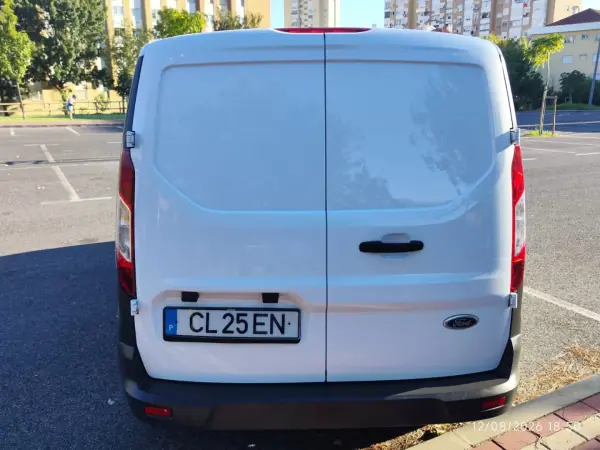 Ford Transit 2015 - 9780 EUR, 132500 km - AUTO.MOTO.pt - 132500km - foto 8 de 29