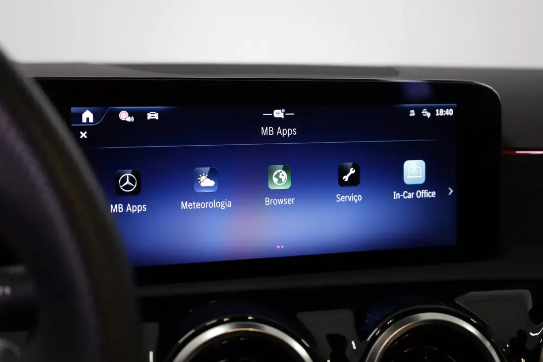 Mercedes-Benz A 180 Limousine 2025 - 39990 EUR, 6272 km - AUTO.MOTO.pt - 6272km - foto 37 de 47