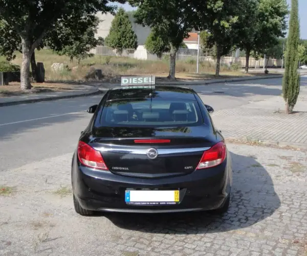 Opel Insignia 2012 - 9500 EUR, 210000 km - AUTO.MOTO.pt - 210000km - foto 5 de 9