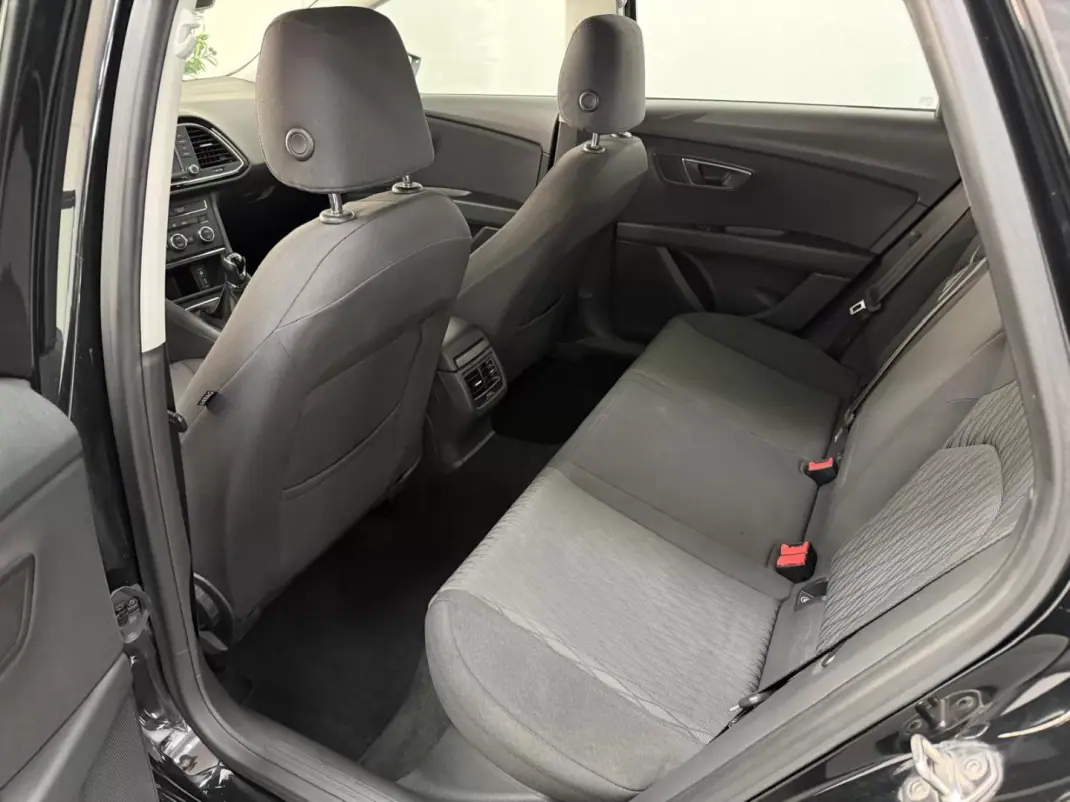 SEAT Leon ST 2016 - 9990 EUR, 214000 km - AUTO.MOTO.pt - 214000km - foto 5 de 19