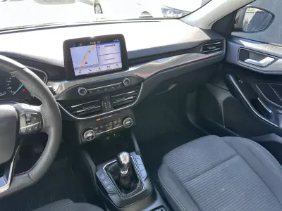Ford Focus 2018 - 10900 EUR, 100000 km - AUTO.MOTO.pt - 100000km - foto 28 de 35