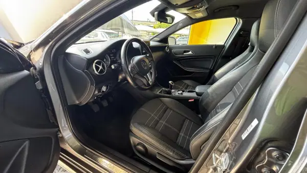 Mercedes-Benz A 180 2012 - 14990 EUR, 129000 km - AUTO.MOTO.pt - 129000km - foto 9 de 16