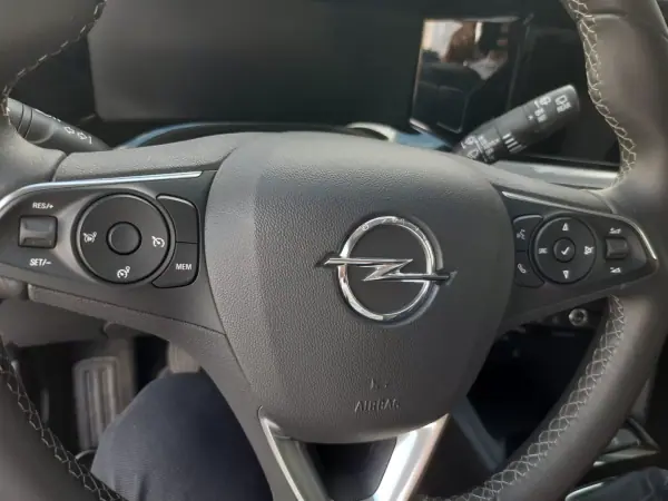 Opel Mokka 2023 - 19900 EUR, 18400 km - AUTO.MOTO.pt - 18400km - foto 18 de 31