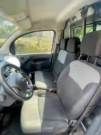 Renault Kangoo 2017 - 8500 EUR, 217000 km - AUTO.MOTO.pt - 217000km - foto 5 de 11