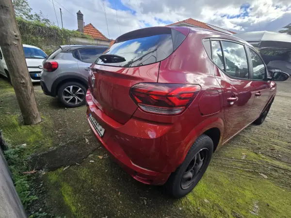 Dacia Sandero 2022 - 14950 EUR, 70100 km - AUTO.MOTO.pt - 70100km - foto 2 de 6