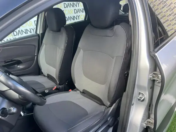 Renault Captur 2016 - 12490 EUR, 139000 km - AUTO.MOTO.pt - 139000km - foto 5 de 10