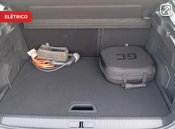 Citroën e-C4 2021 — foto 3 de 13
