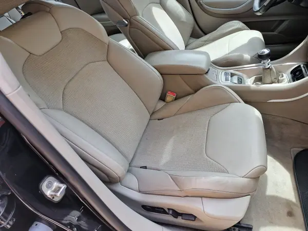 Citroën C5 2010 - 5800 EUR, 286000 km - AUTO.MOTO.pt - 286000km - foto 13 de 15