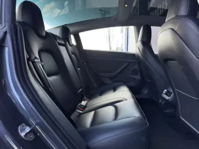 Tesla Model 3 2022 - 29990 EUR, 125900 km - AUTO.MOTO.pt - 125900km - foto 30 de 31