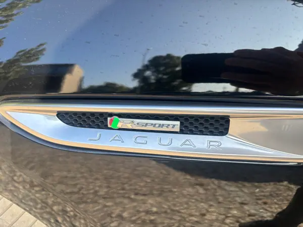 Jaguar F-Pace 2019 - 22900 EUR, 98500 km - 98500km - foto 6 de 13