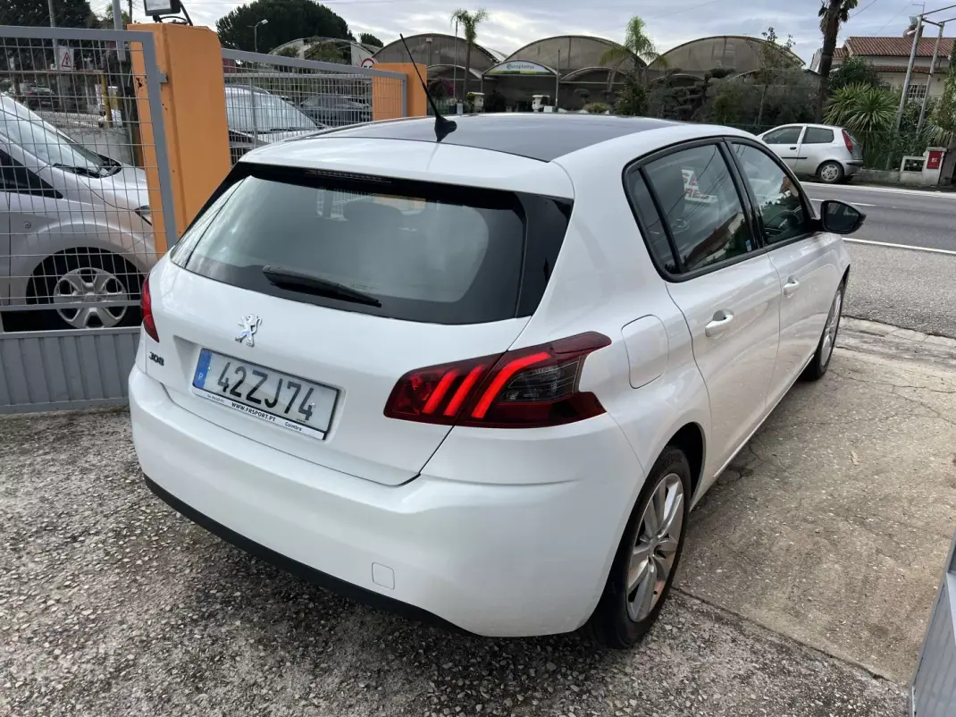 Peugeot 308 2019 - 12750 EUR, 142695 km - AUTO.MOTO.pt - 142695km - foto 10 de 19