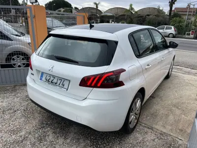Peugeot 308 2019 - 12750 EUR, 142695 km - AUTO.MOTO.pt - 142695km - foto 10 de 19