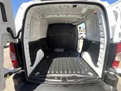 Toyota PROACE CITY 1.5D 100cv EXCLUIVE 2020 - 16450 EUR, 62000 km - AUTO.MOTO.pt - 62000km - foto 27 de 35