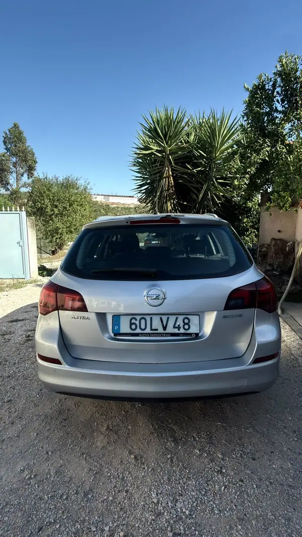 Opel Astra Sports Tourer 1.3 CDTI DPF EcoFLEX Sports Tourer Design Edition 2011 Diesel
