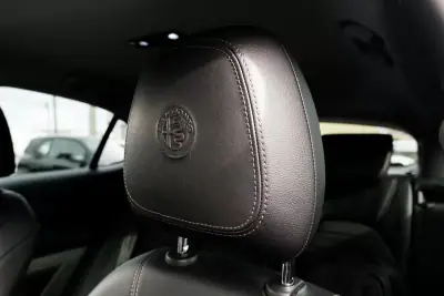 Alfa Romeo Stelvio 2019 - 29400 EUR, 89000 km - AUTO.MOTO.pt - 89000km - foto 31 de 31
