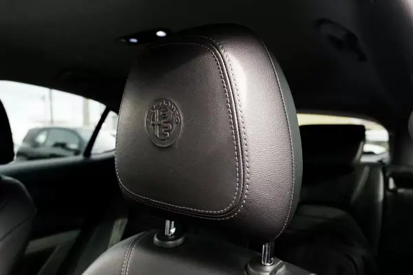 Alfa Romeo Stelvio 2019 - 25900 EUR, 89000 km - AUTO.MOTO.pt - 89000km - foto 31 de 31