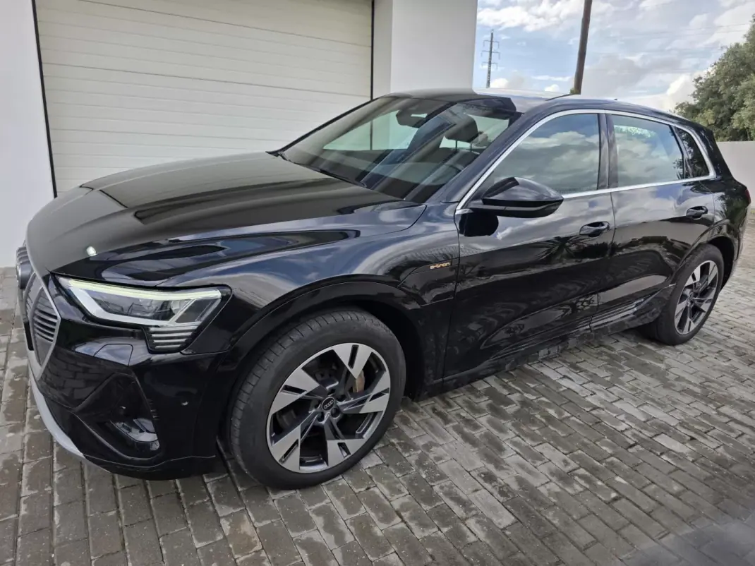 Audi e-tron 2022 - 31750 EUR, 115000 km - AUTO.MOTO.pt - 115000km - foto 18 de 73