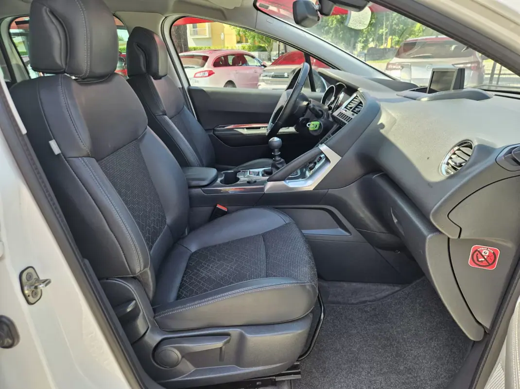 Peugeot 3008 2016 - 13550 EUR, 128500 km - 128500km - foto 16 de 38
