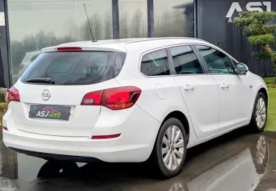 Opel Astra Sports Tourer 2012 - 3900 EUR, 274564 km - AUTO.MOTO.pt - 274564km - foto 7 de 19