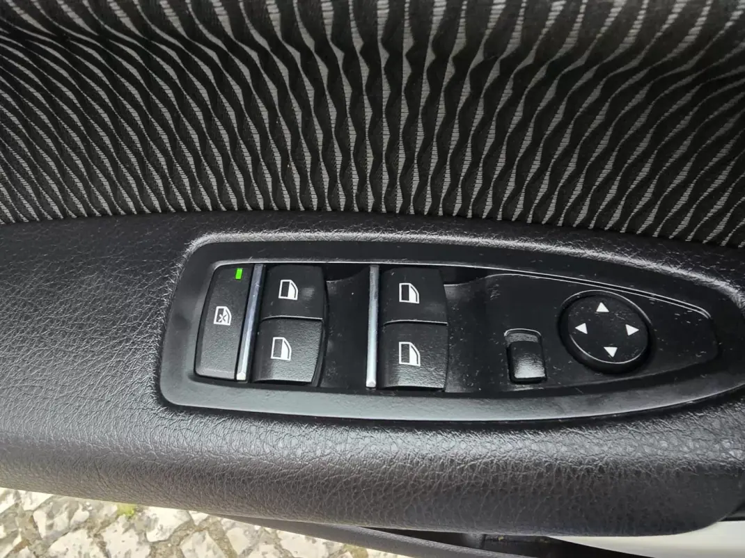 BMW 116 2019 - 18450 EUR, 87000 km - AUTO.MOTO.pt - 87000km - foto 16 de 17