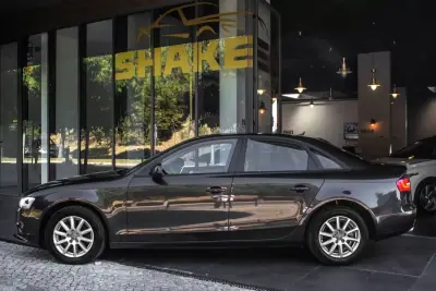 Audi A4 2014 — photo 2 of 36