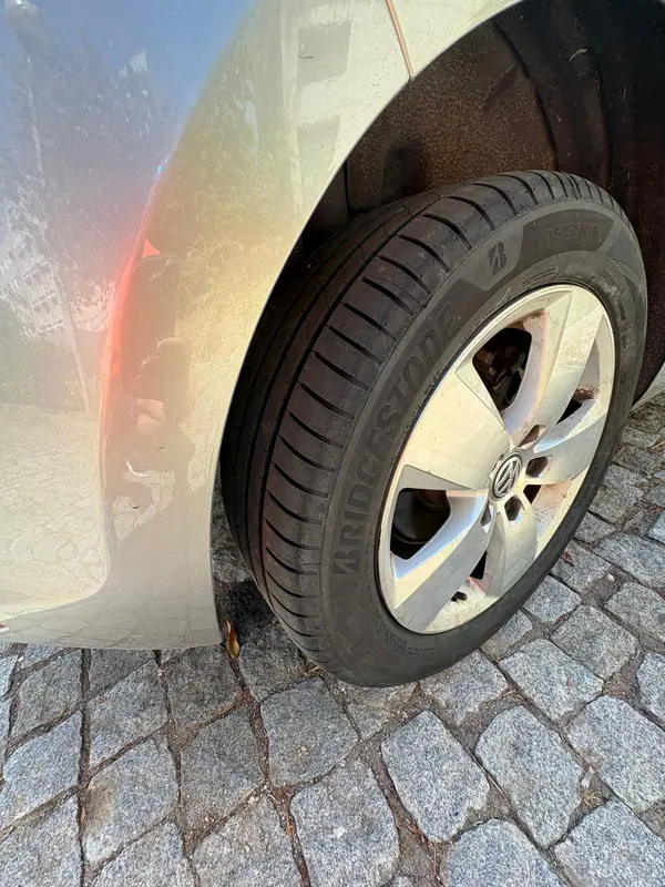 Volkswagen Golf 2015 - 12500 EUR, 177441 km - AUTO.MOTO.pt - 177441km - foto 10 de 13
