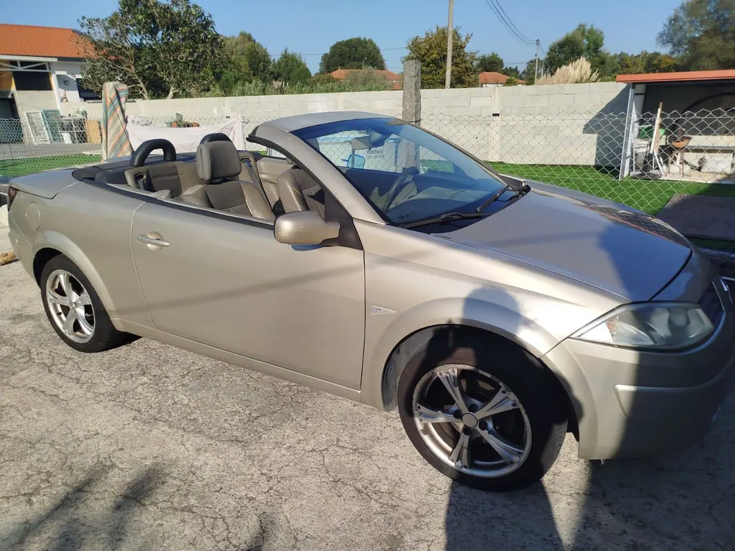 Renault MEGANE CABRIOLET 2004 - 5100 EUR, 160000 km - 160000km - foto 4 de 6