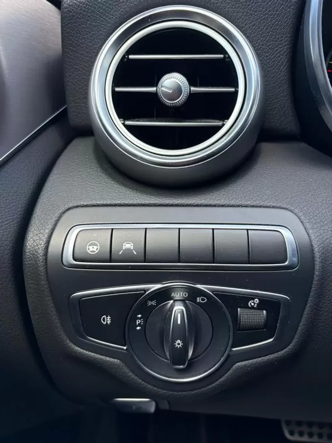 Mercedes-Benz CLA 180 2019 - 24100 EUR, 93500 km - AUTO.MOTO.pt - 93500km - foto 19 de 21