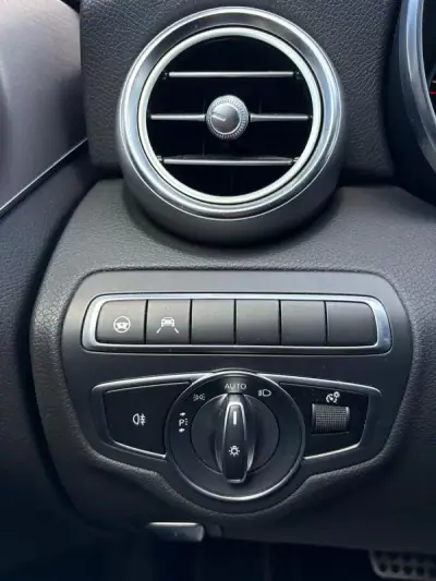 Mercedes-Benz CLA 180 2019 - 24100 EUR, 93500 km - AUTO.MOTO.pt - 93500km - foto 19 de 21