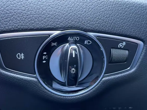 Mercedes-Benz CLE 200 2019 - 45500 EUR, 62253 km - AUTO.MOTO.pt - 62253km - foto 14 de 25