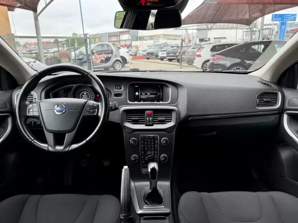 Volvo V40 2018 - 16850 EUR, 87000 km - AUTO.MOTO.pt - 87000km - foto 5 de 16