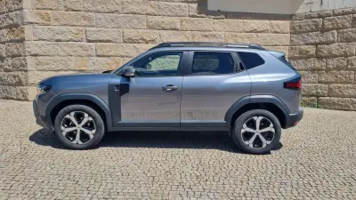 Dacia Duster 2025 - 22390 EUR, 17500 km - AUTO.MOTO.pt - 17500km - foto 3 de 18