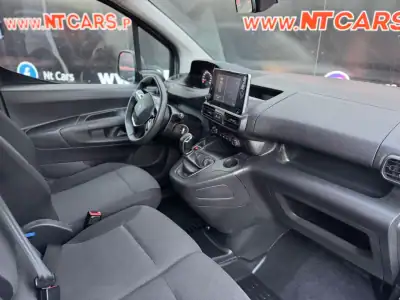 Peugeot Partner 1.5 BlueHDI Premium Standard 3L 2021 - 13900 EUR, 116841 km - AUTO.MOTO.pt - 116841km - foto 10 de 16