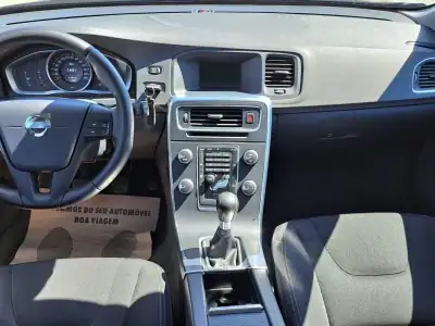 Volvo V60 2013 - 14990 EUR, 111000 km - AUTO.MOTO.pt - 111000km - foto 6 de 42