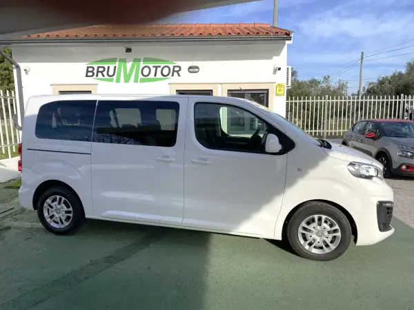 Peugeot Traveller 2018 - 28990 EUR, 151058 km - AUTO.MOTO.pt - 151058km - foto 4 de 16