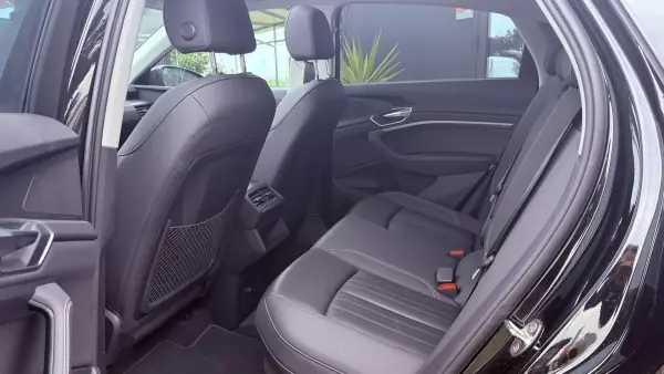 Audi e-tron Sportback 2020 - 31990 EUR, 80000 km - AUTO.MOTO.pt - 80000km - foto 21 de 43