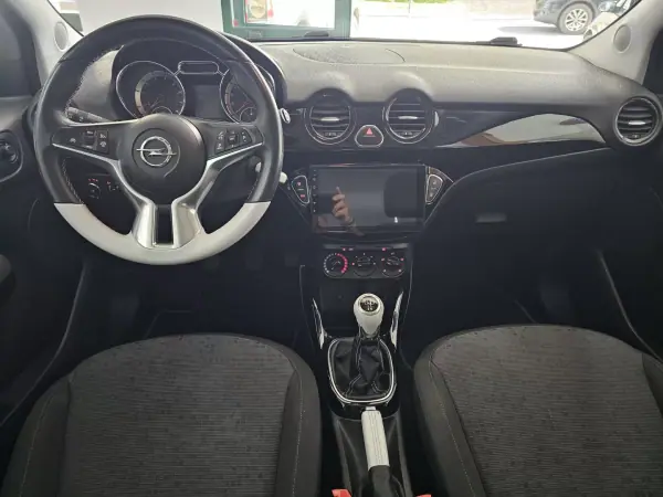Opel Adam 2015 - 9900 EUR, 39200 km - AUTO.MOTO.pt - 39200km - foto 5 de 13