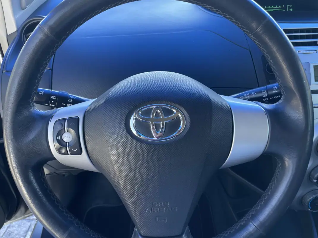 Toyota Yaris 2006 - 5995 EUR, 164755 km - AUTO.MOTO.pt - 164755km - foto 16 de 24