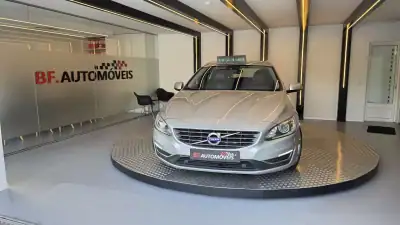 Volvo V60 2015 - 11900 EUR, 314478 km - AUTO.MOTO.pt - 314478km - foto 11 de 60