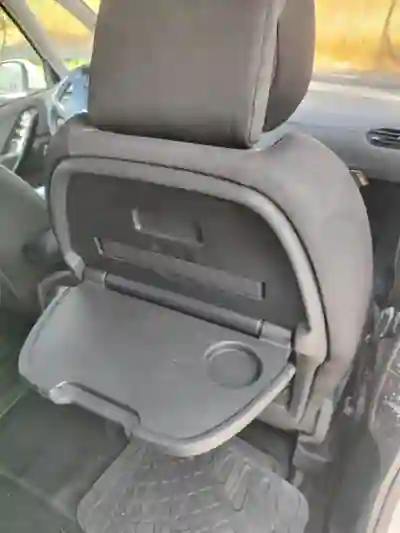 Citroën C4 Grand Picasso 2018 - 10890 EUR, 217500 km - AUTO.MOTO.pt - 217500km - foto 17 de 22